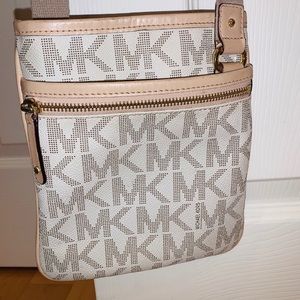 Michael Kors Crossbody White / Tan